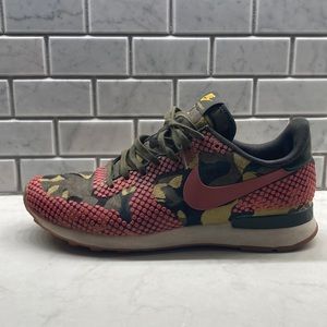Nike Internationalist